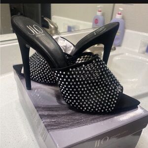 Women’s JLO heels black size 9 NEVER WORN